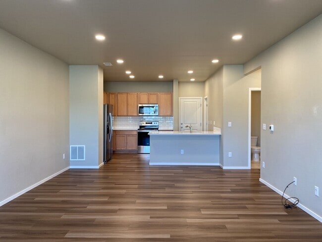 Building Photo - $300 Off 1st Month if Lease Starts by 5/1!