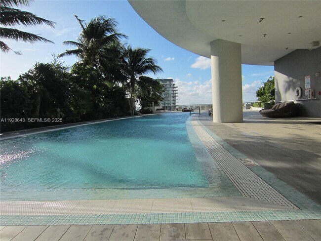 Building Photo - 488 NE 18th St