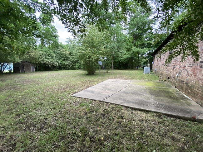 Building Photo - 1408 H St