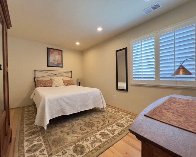 Building Photo - Stunning Single Level Browns Valley Home