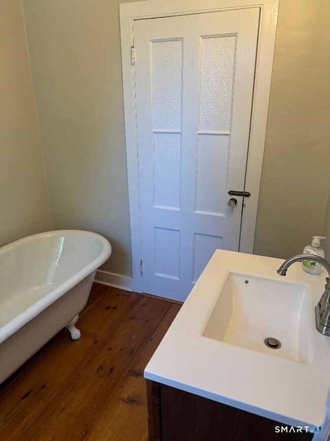 Building Photo - 21 High St