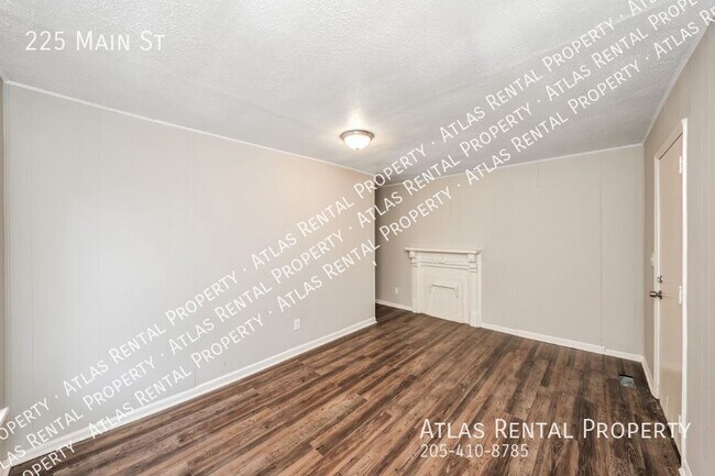 Building Photo - 225 Main St