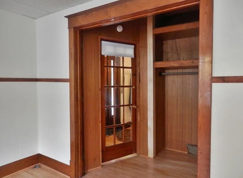 Building Photo - 720 E Ludington Ave