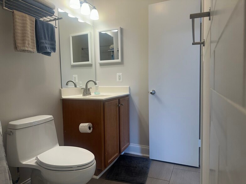 Building Photo - 1783 Jonathan Way