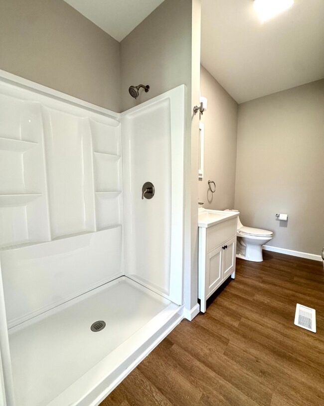 Building Photo - 2 Bed 2 Bath House on Easley Avenue | Fairview Heights, Lynchburg VA