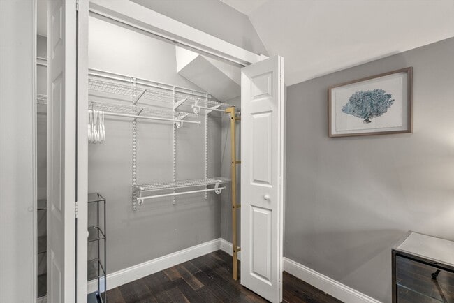 Building Photo - 133 Nichols St