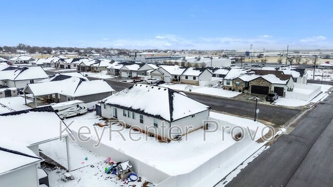 Building Photo - 1226 N 150 E