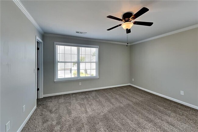 Building Photo - 158 Oak Grove Pl