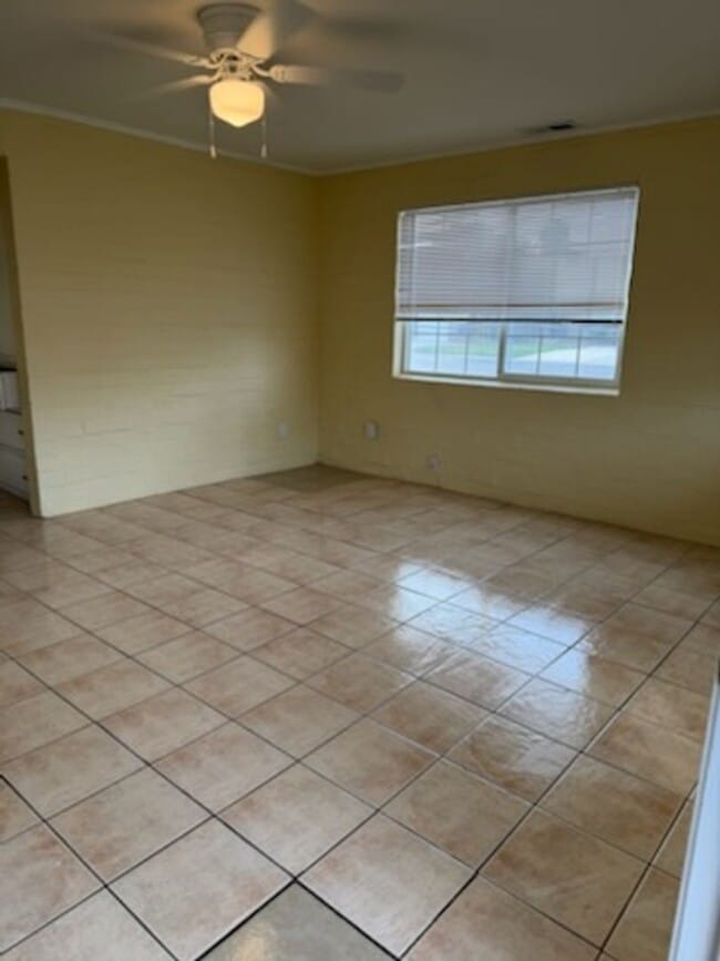 Building Photo - 2 Bedroom, 1 Bath Duplex for Rent In Ceres