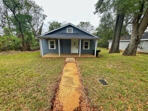 Building Photo - 3 Bedroom remodeled home in Sylacauga