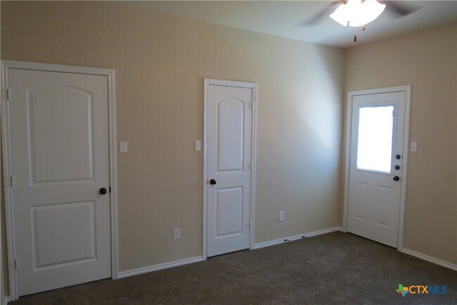 Building Photo - 298 Rosalie Dr