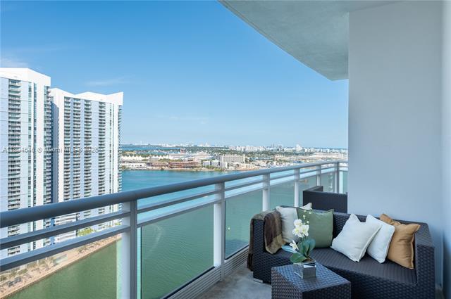 Building Photo - 901 Brickell Key Blvd