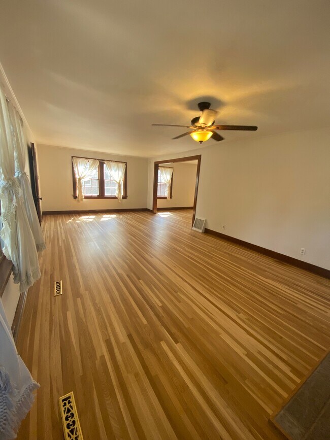 Building Photo - 335 E Elizabeth St