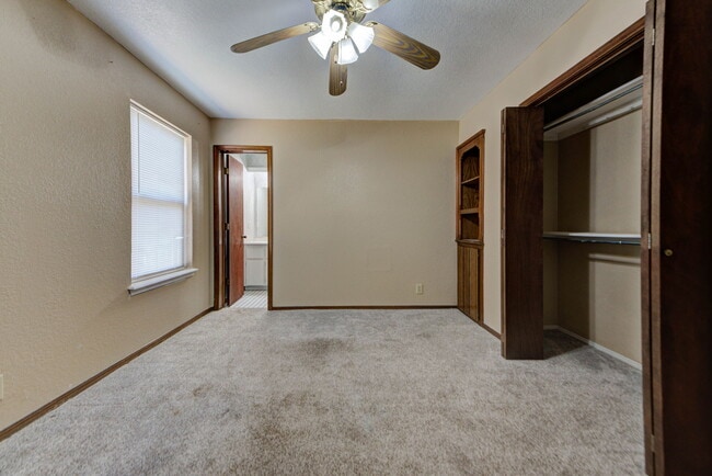 Building Photo - 905 Hawks Nest Dr