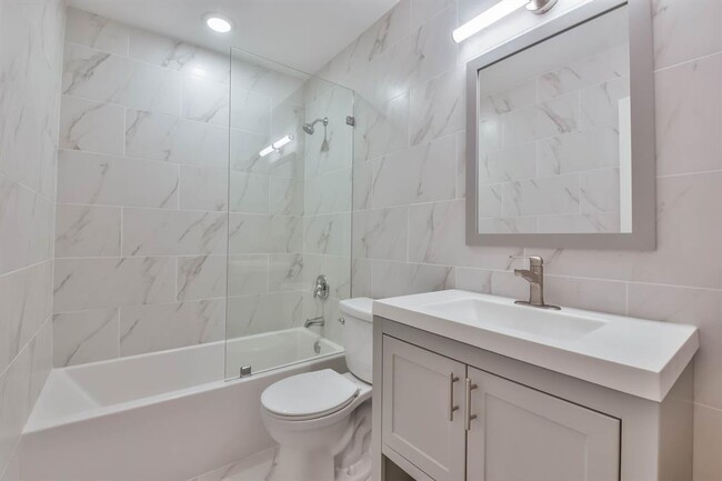 Building Photo - 3215 Rockyridge Dr