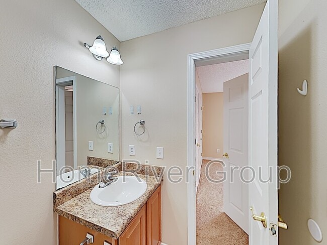 Building Photo - 8435 Chisholm Rd