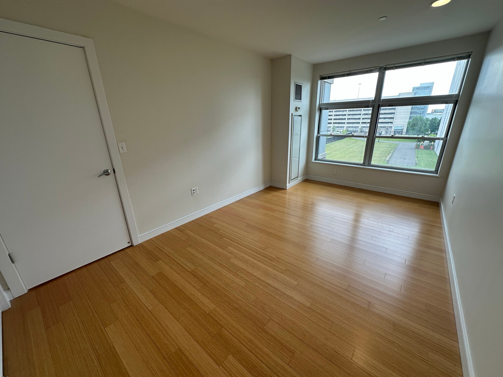 Building Photo - 599 Albany St