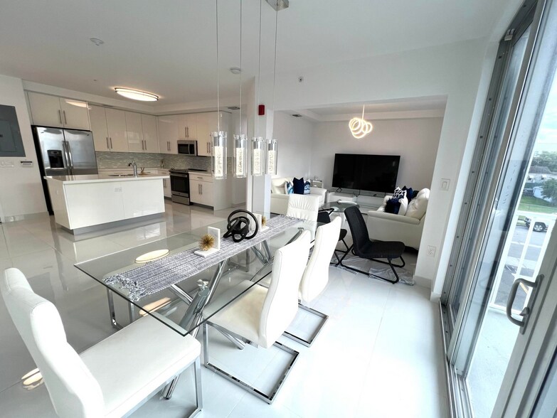 Building Photo - 2651 NE 212th Ter