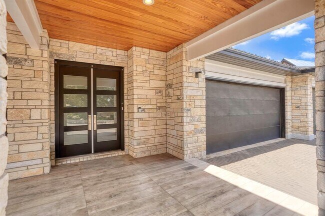Building Photo - 14430 Tuscola Cir