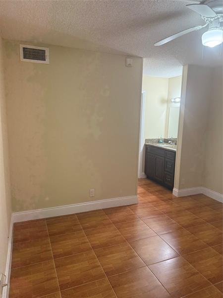 Building Photo - 10781 Cleary Blvd