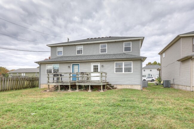 Building Photo - 717 N Walker St