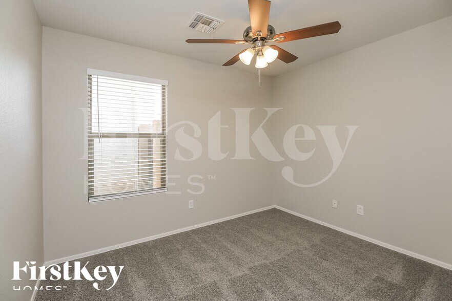 Building Photo - 3741 E Jasper Dr