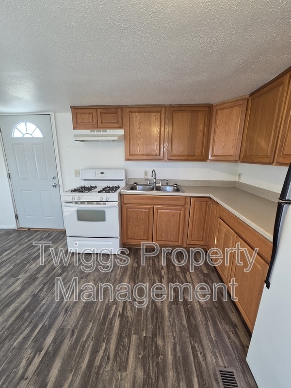 Building Photo - 107 Gumbo Dr