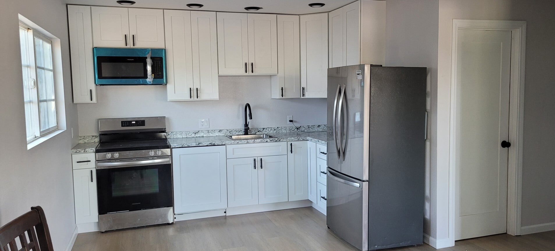 kitchen - 3988 Teak St