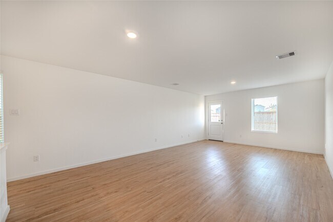 Building Photo - 21458 Carosella Dr