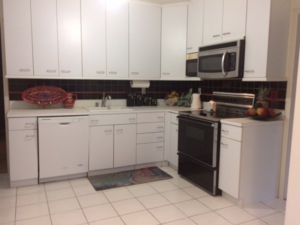 Kitchen - 9303 E Parkhill Dr