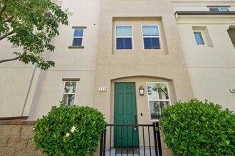Building Photo - 141 Eureka Pl