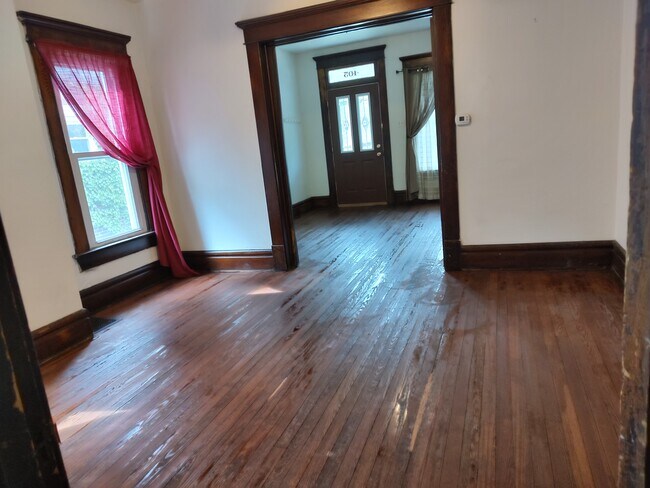 Building Photo - JARental