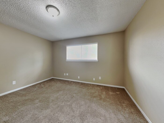 Building Photo - 22311 Meadowgate Dr