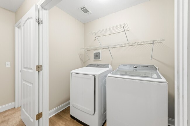 Building Photo - 240 Canyon Oak Loop