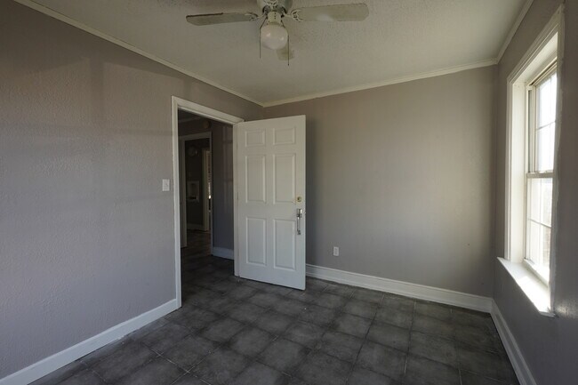 Building Photo - 2361 Joy Ln