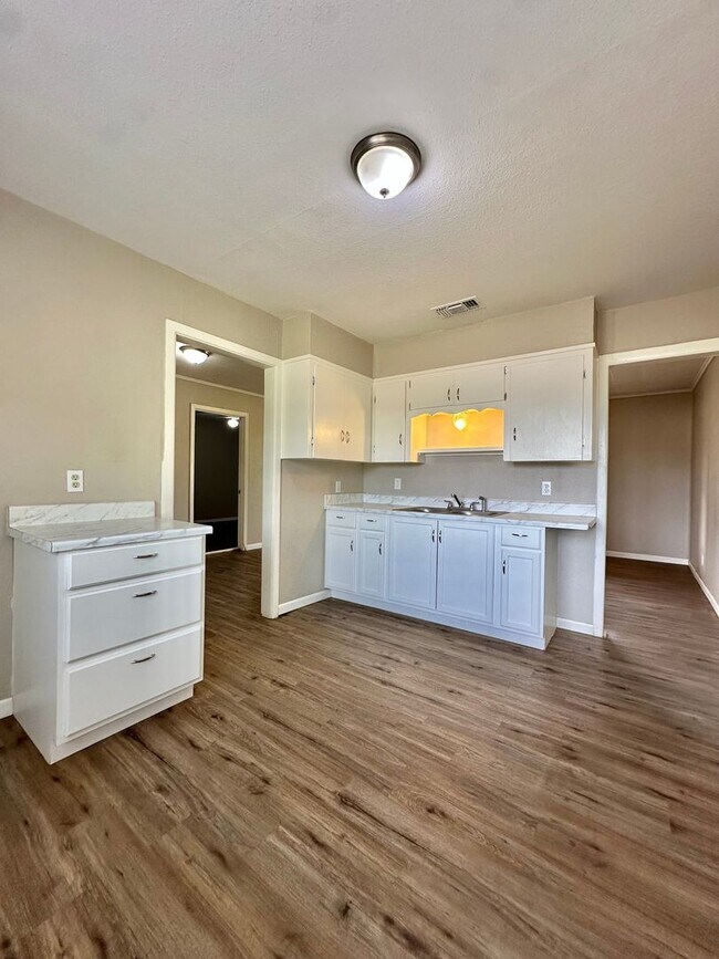 Building Photo - Coming Soon - 3 Bedroom Home Near Bradford...