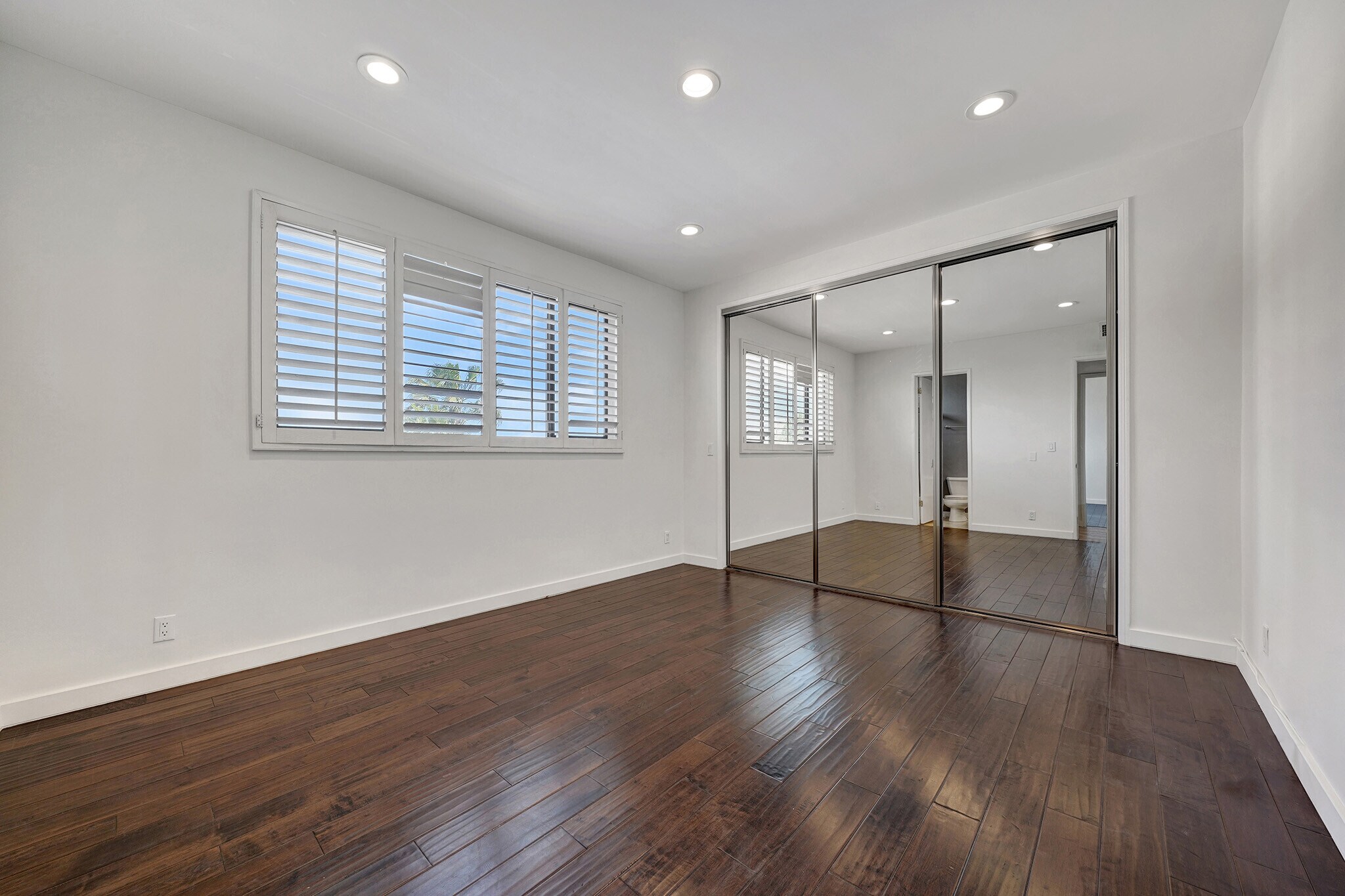 Building Photo - 8871 Burton Way