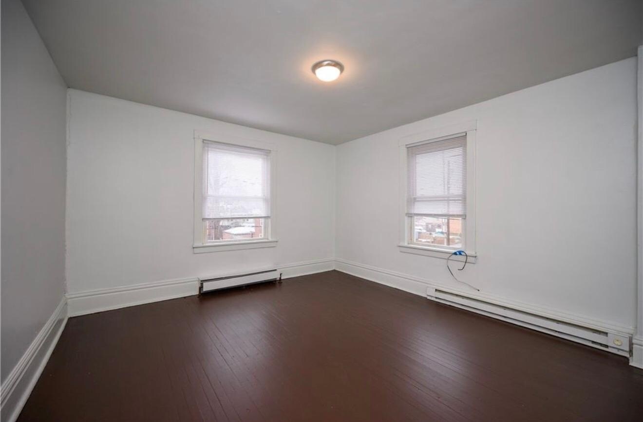 Building Photo - 256 Maplewood Ave