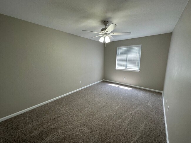 Building Photo - 1563 Willow Bend Way