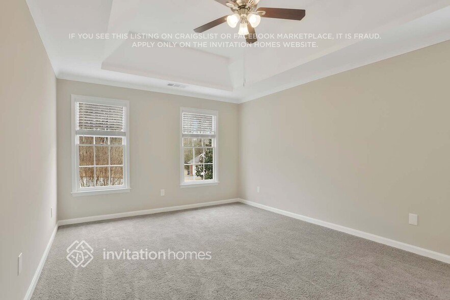 Building Photo - 3391 Longfield Dr SW
