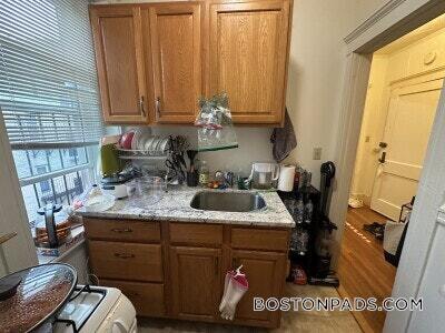 Building Photo - 143 Park Dr