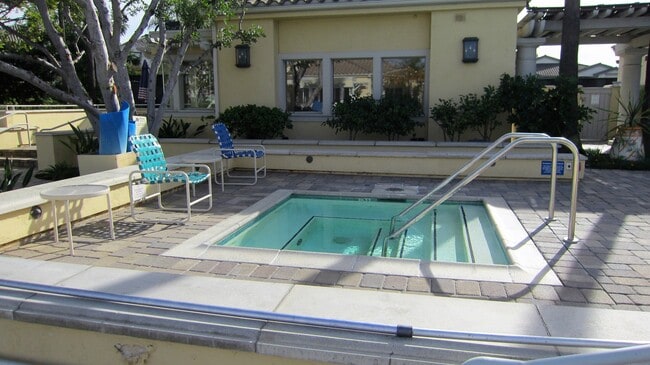 Building Photo - RANCHO BERNARDO - 2 BR RANCH BERNARDO CONDO WITH BEAUTIFUL VIEWS & RESORT STYLE AMENITIES & AC!