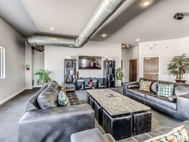 Building Photo - Military/First Responder Discount Available- 3 Bedroom/2 Bath  Downtown OKC Condo WITH 2 Covered ...