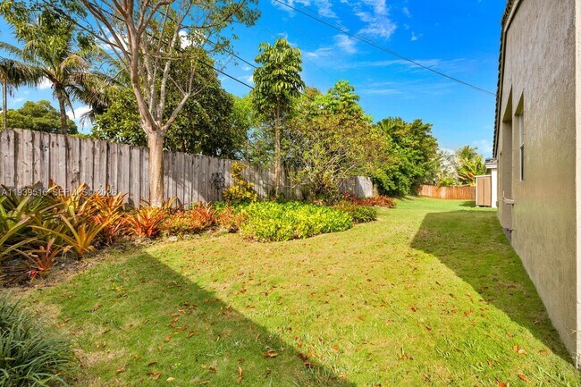 Building Photo - 18322 SW 94th Ct