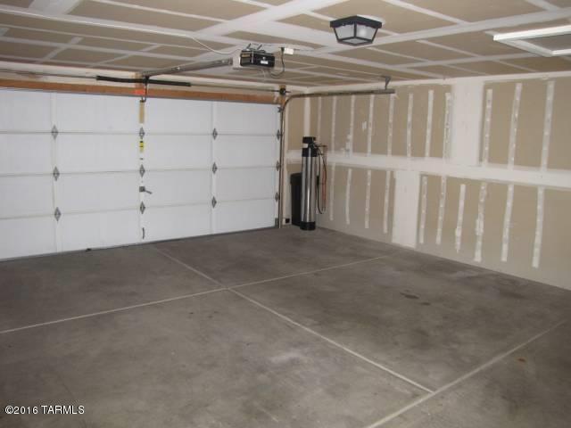 Building Photo - 7960 S Carbury Way