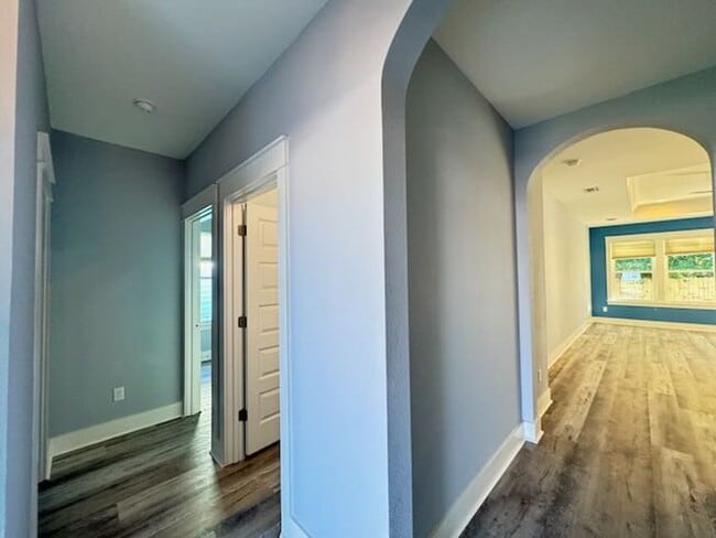 Building Photo - Palm Heaven!!Application and more info @ https://www.sandseekerrealty.com/long-term-rentals/. Cli...