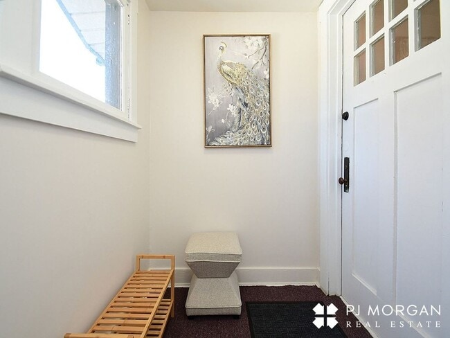 Building Photo - 5022I