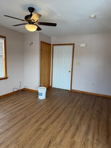 Building Photo - 609 Main St