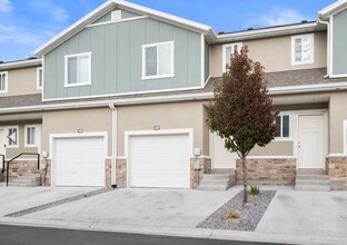 Building Photo - Lovely 3 bedroom, 3.5 bathroom townhome in Herriman!