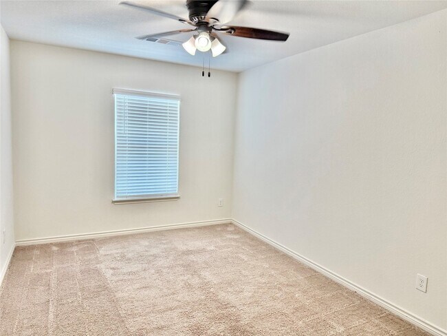 Building Photo - 521 Locksley Cove